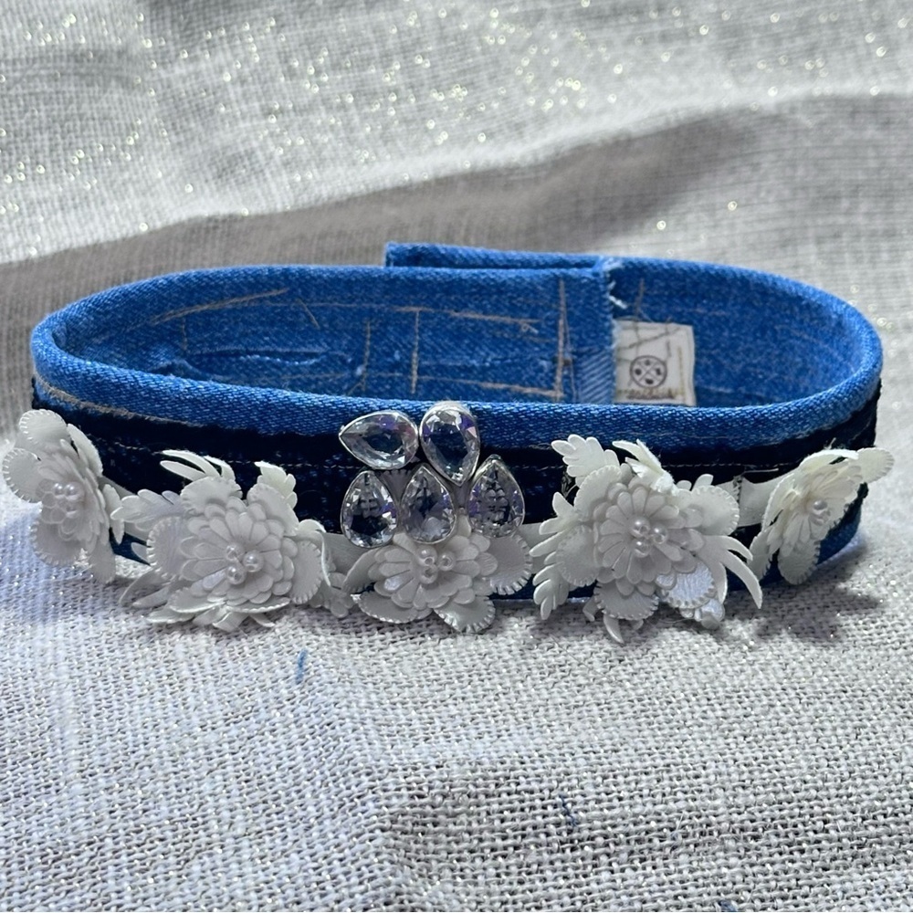 Artisan Jeweled Denim choker Necklace 3D Floral Lace crystal Signed 15-17 Boho